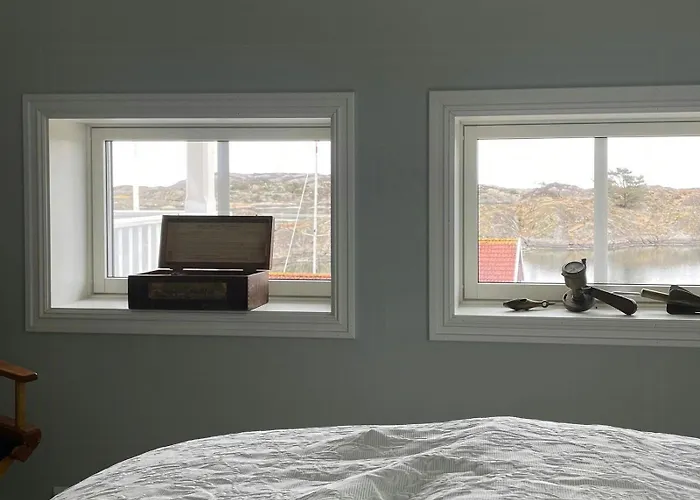 Modern House On Car-free Vestre Sandoya Prázdninový dům