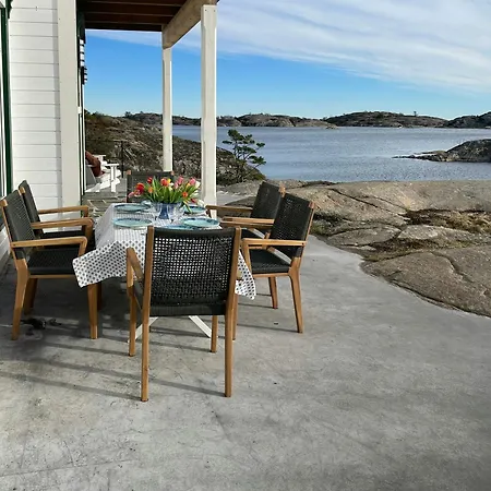 Modern House On Car-free Vestre Sandoya Feriehus