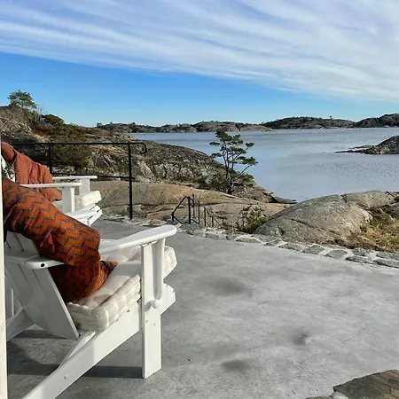 Modern House On Car-free Vestre Sandoya Feriehus *